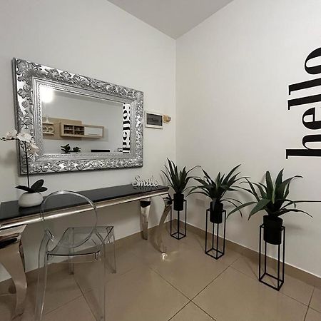 Crimson Court Apartment Is-Swieqi Екстериор снимка