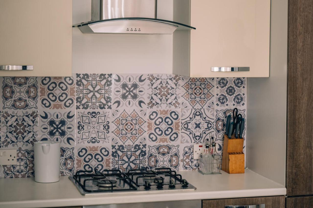 Crimson Court Apartment Is-Swieqi Екстериор снимка