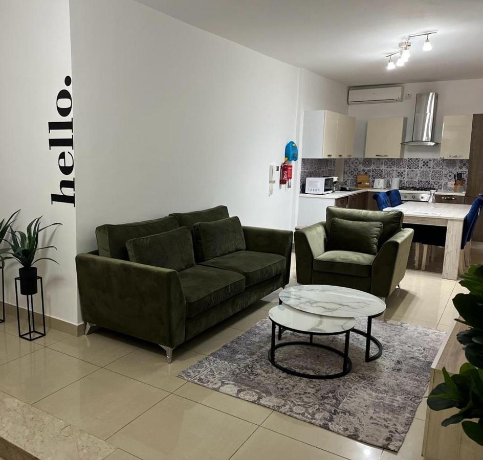 Crimson Court Apartment Is-Swieqi Екстериор снимка