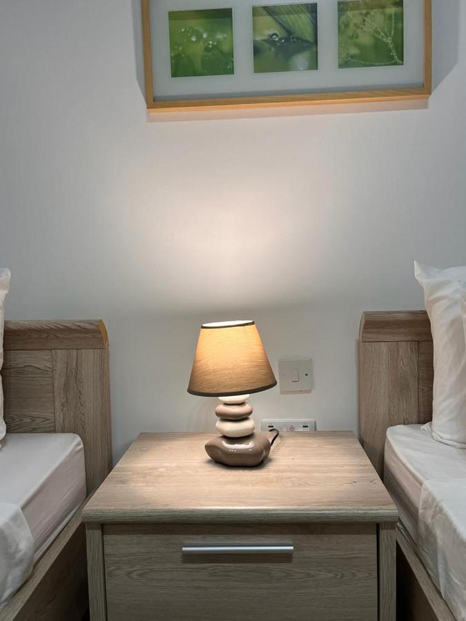 Crimson Court Apartment Is-Swieqi Екстериор снимка